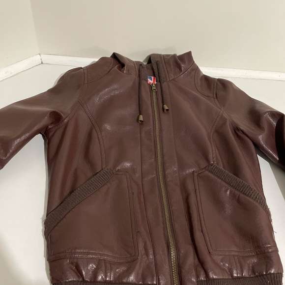 Leather jacket - Picture 2 of 3
